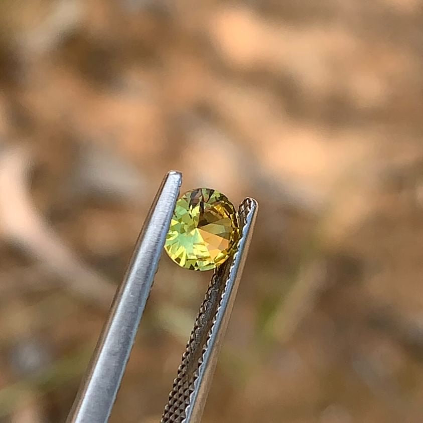 0.55ct Yellow Sapphire - Round Brilliant Cut Round - Australian Unheated